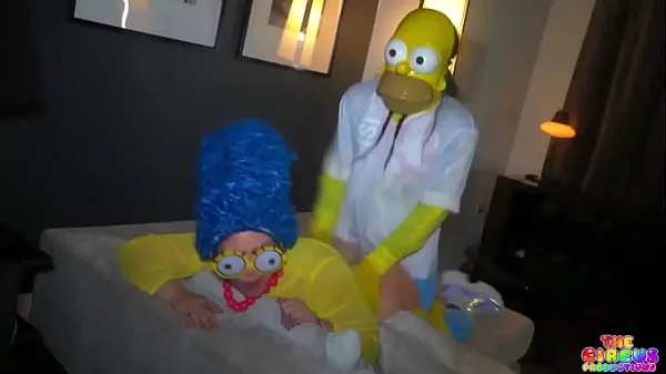 Bekijk Marge Simpson Delivers Homer Simpson some amazing throat warme video's