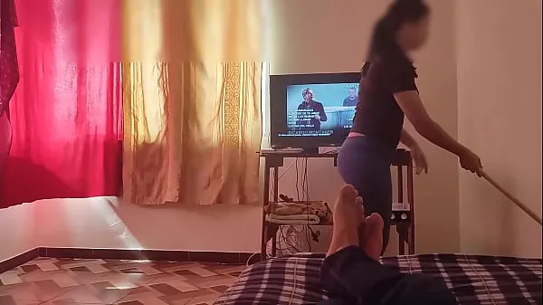 Pozrite si My Sexy Maid Fucks and Shakes her nice ass with me in exchange for money-I take advantage of her need to be able to fuck with her while her husband waits for her at home zaujímavé videá