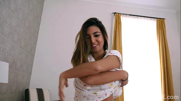 Regardez Hot Latina, Frida Sante obtient un creampie vidéos chaleureuses