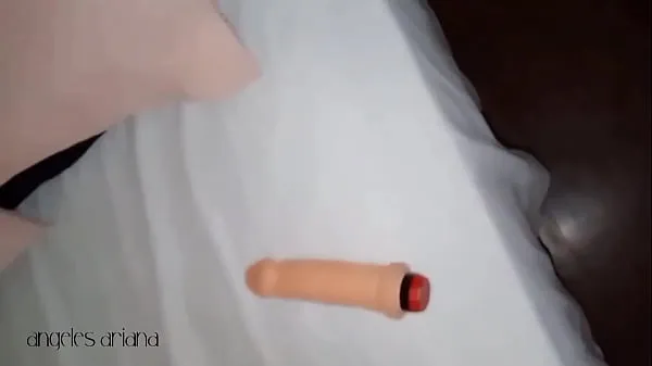 观看鏡子顯示了我給你口交時我的屁股是如何張開的。你的雞巴肯定會變得非常堅硬，非常適合進入我的屁股。假陽具進入我的隊列温馨视频