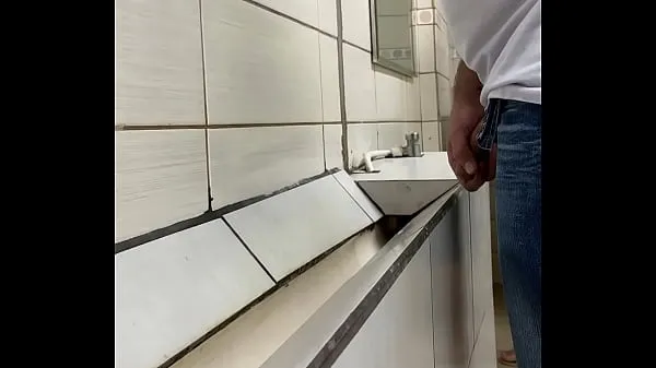 Regardez salle de bain du marché vidéos chaleureuses