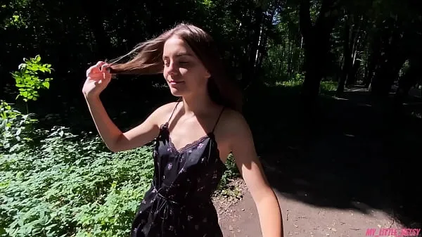 Παρακολουθήστε Walk In The Woods With Lush Ended With Cuming On Her Face And Hair ζεστά βίντεο