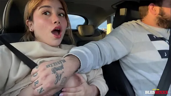 Regardez Horny Latina veut une bite pendant le trajet - Marina Gold & Magic Javi vidéos chaleureuses