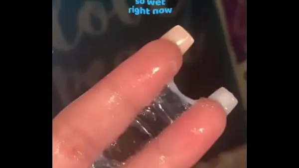 ดู Soaked fingers from wet latina pussy วิดีโอที่อบอุ่น