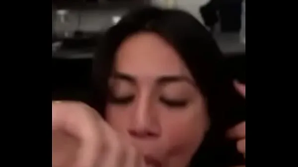 دیکھیں Walked in on sucking pt1 گرم ویڈیوز