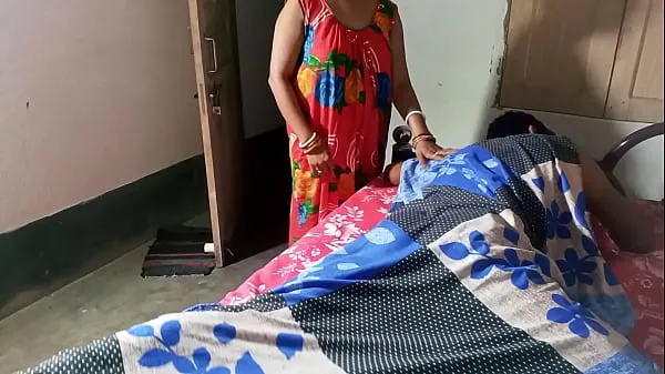 Oglejte si After the wife went to the office, the husband gave a tremendous fuck to the maid. in clear Hindi voice toplih videoposnetkov