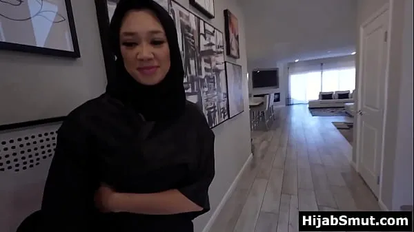 Se Muslim girl in hijab asks for a sex lesson varme videoer