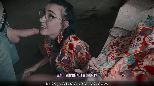 شاهد مقاطع فيديو دافئة Stranger Ghost Called to Public Fuck Kisscat in an Abandoned House