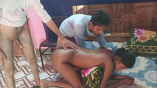 Bekijk First time sex desi girlfriend Threesome Bengali Fucks Two Guys and one girl , Hanif pk and Sumona and Manik warme video's