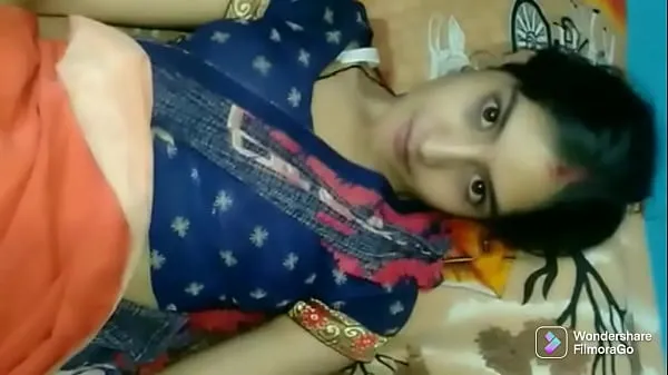 Titta på Indian Bobby bhabhi village sex with boyfriend varma videor