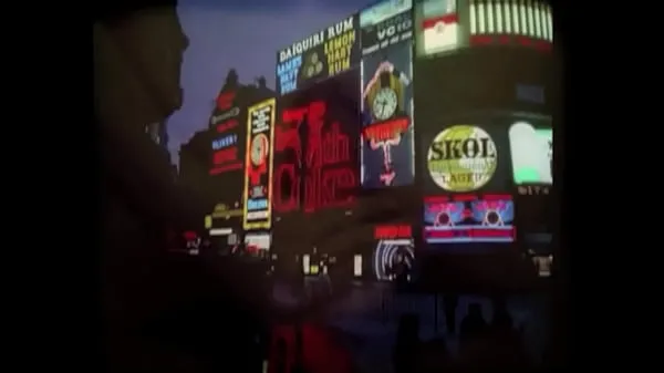 Посмотрите Винтажный темный фонарь в Лондоне, винтажное межрасовое табу теплые видео