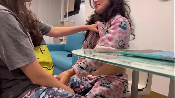 Bekijk My friend touched my vagina at her parents' house warme video's