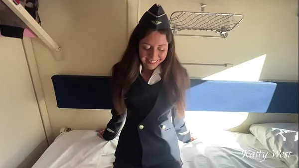 Mira Llamé al conductor del tren a mi compartimento y follé mientras ella estaba en un descanso cálidos videos