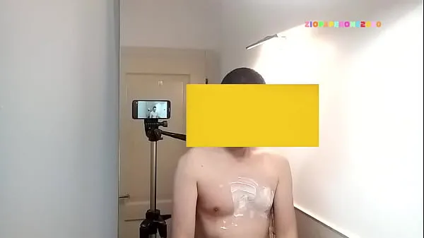 Tonton Shaving chest, armpits, beard, armpits and applying moisturizer Video hangat