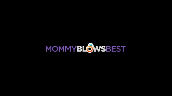 Посмотрите MommyBlowsBest - Моя блондинка-мачеха с большими сиськами хорошо глубоко заглотила мой член теплые видео