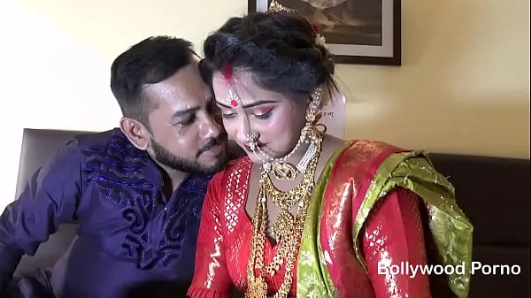 شاهد مقاطع فيديو دافئة Newly Married Indian Girl Sudipa Hardcore Honeymoon First night sex and creampie - Hindi Audio