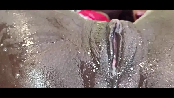 Παρακολουθήστε Fernanda Chocolate giving her pussy to two ζεστά βίντεο