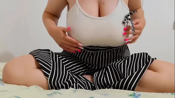 دیکھیں Busty hottie decided to play with her big tits when no one was home - Luxury Orgasm گرم ویڈیوز