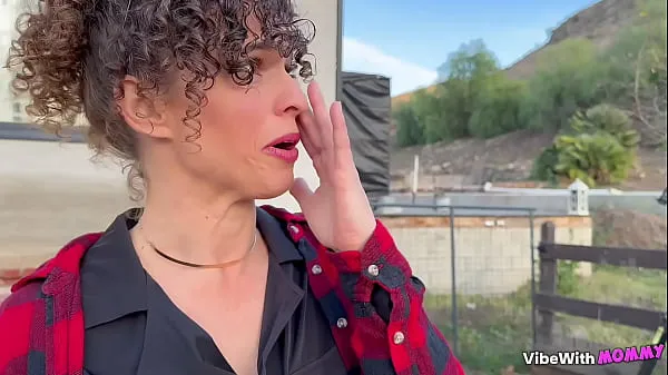 Titta på Crying Jewish Ranch Wife Takes Neighbor Boy's Virginity varma videor