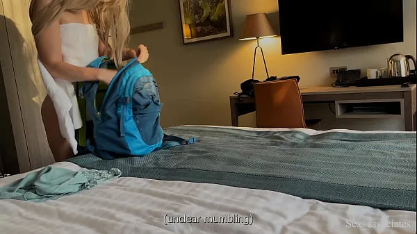 Titta på Stepmom shares the bed and her ass with a stepson varma videor